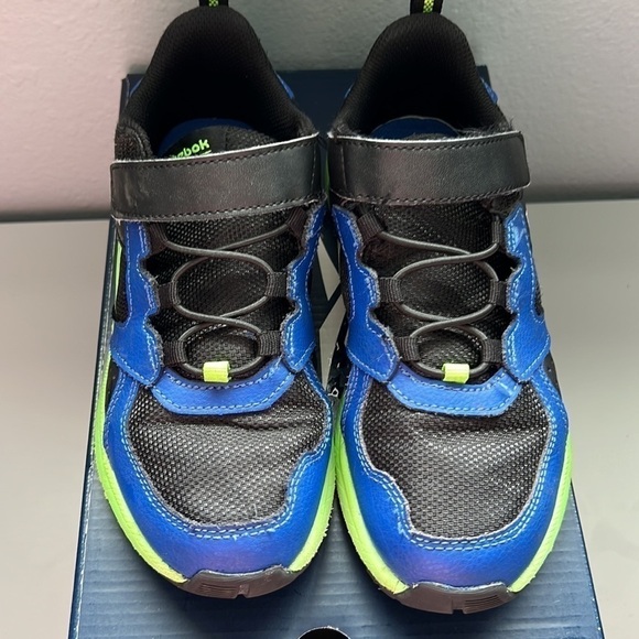 Kids Reebok Sneakers Black, Green, Blue no tie - Picture 2 of 6